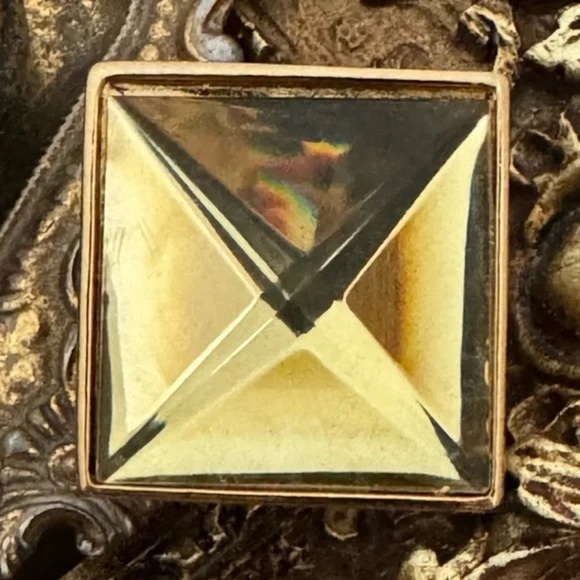 KATE SPADE • Gold Set In Stone Citrine Yellow Crystal Cocktail Ring - Picture 9 of 9